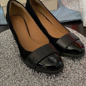 Clarks Tarah Brae size 8